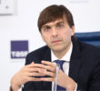 Кравцов оценил необходимость перевода школ на дистанционное обучение